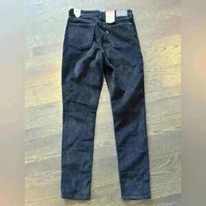 NWT LEVI’S women’s 721  skinny high rise black cords size 29 length 30